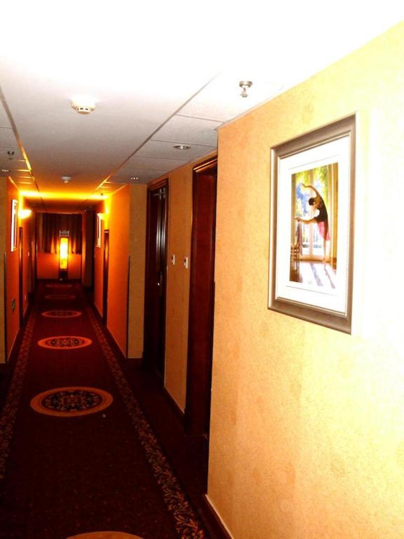Overseas Chinese International Hotel Qingdao Exterior foto
