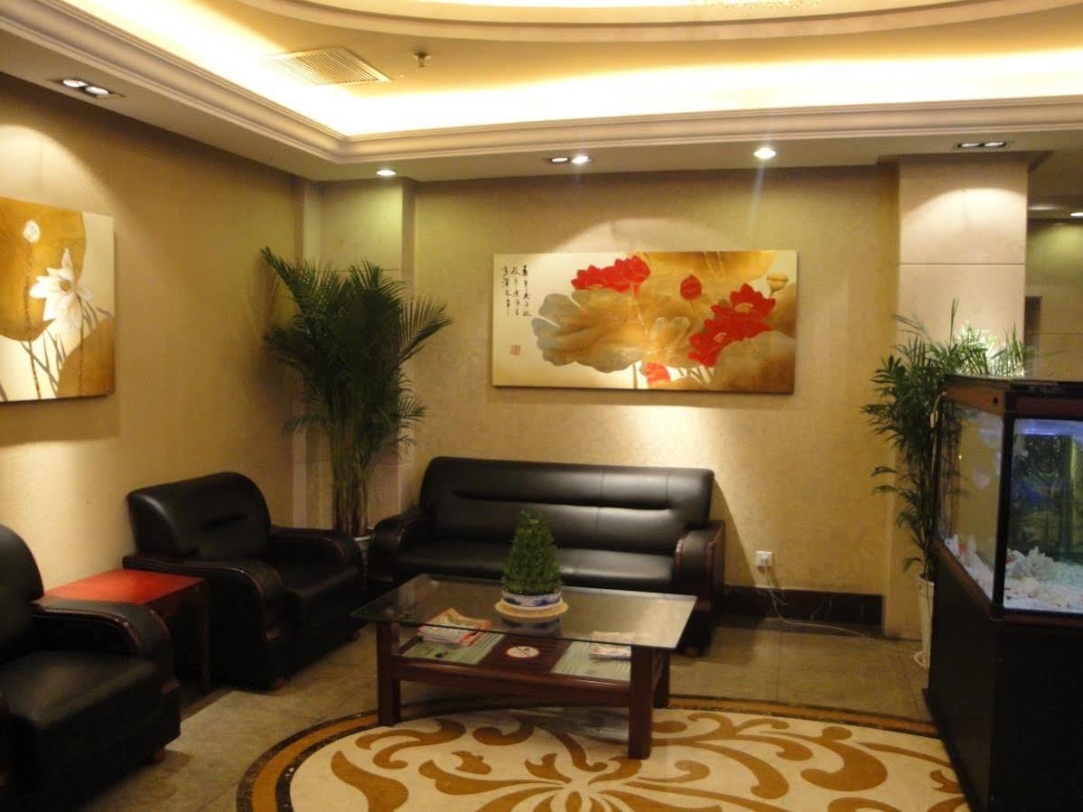 Overseas Chinese International Hotel Qingdao Exterior foto